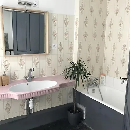 Havre De Paix Avec A Deux Pas De La * Royan